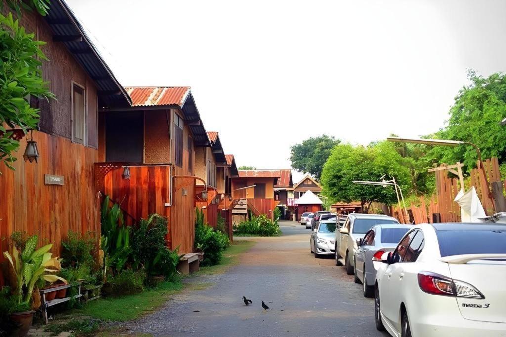 Jidapa Resort Пра Након Си Аютая Екстериор снимка