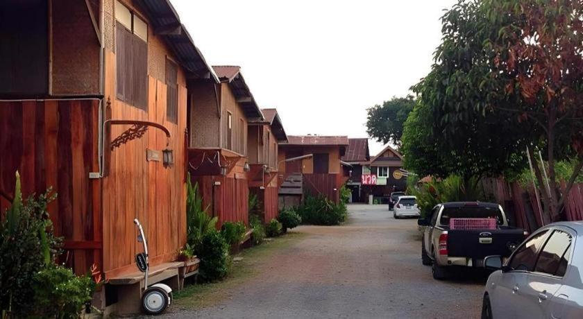 Jidapa Resort Пра Након Си Аютая Екстериор снимка