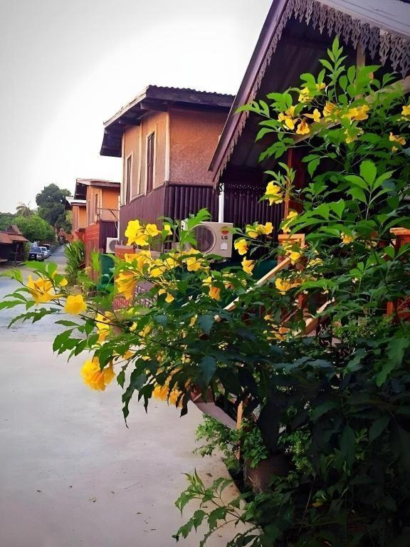 Jidapa Resort Пра Након Си Аютая Екстериор снимка